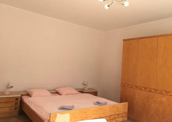 Przy Plazy Kamienna Gora